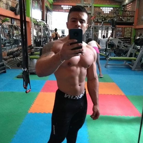 Derek_th3_Muscle